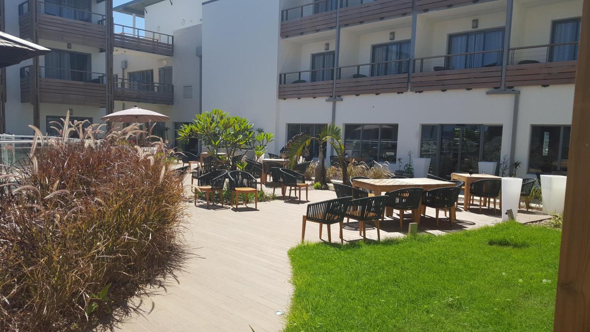 Hotel Le Battant Des Lames Saint Pierre Exterior foto